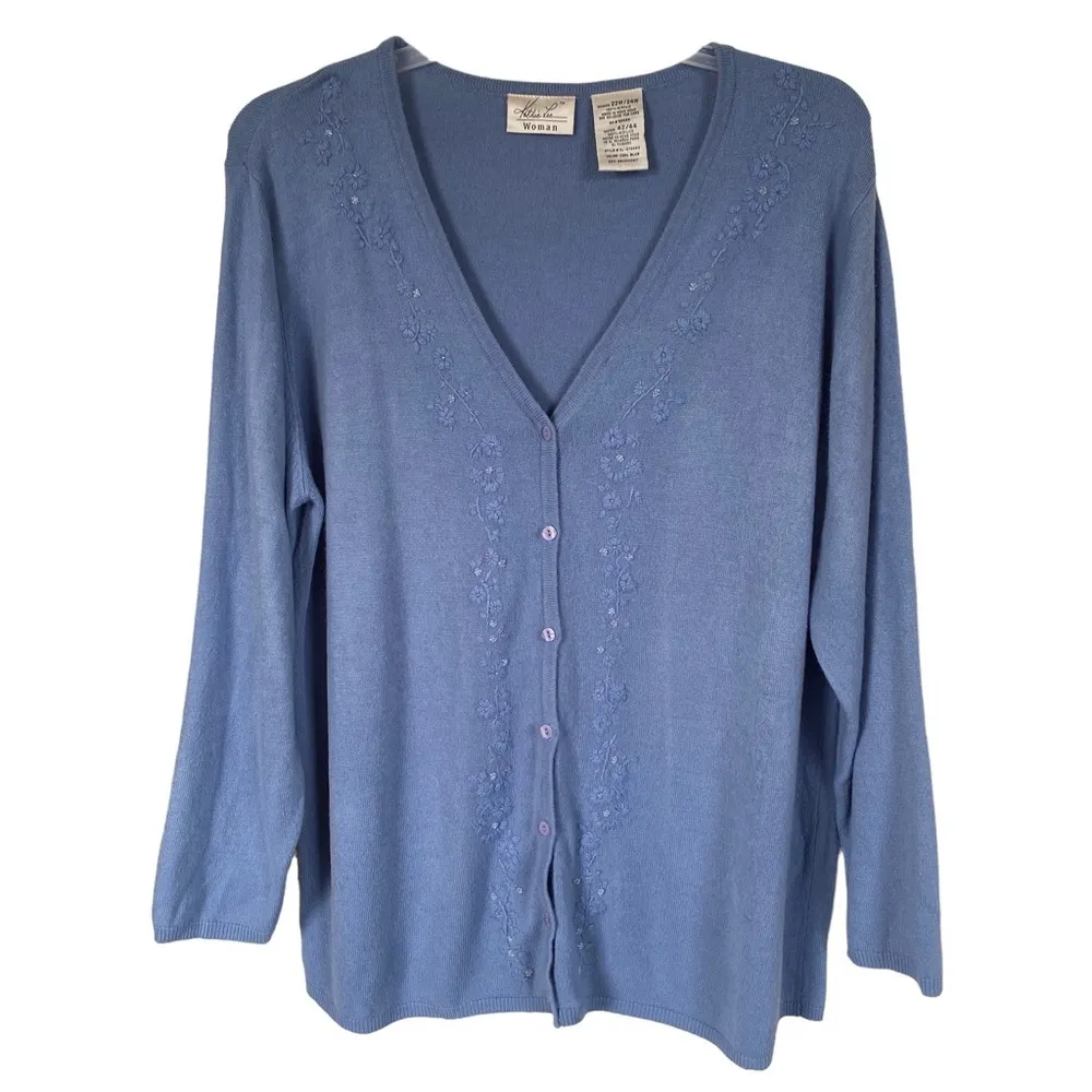 Kathie Lee cool blue long sleeve v-neck floral embroidered sweater with sequin - Image 5