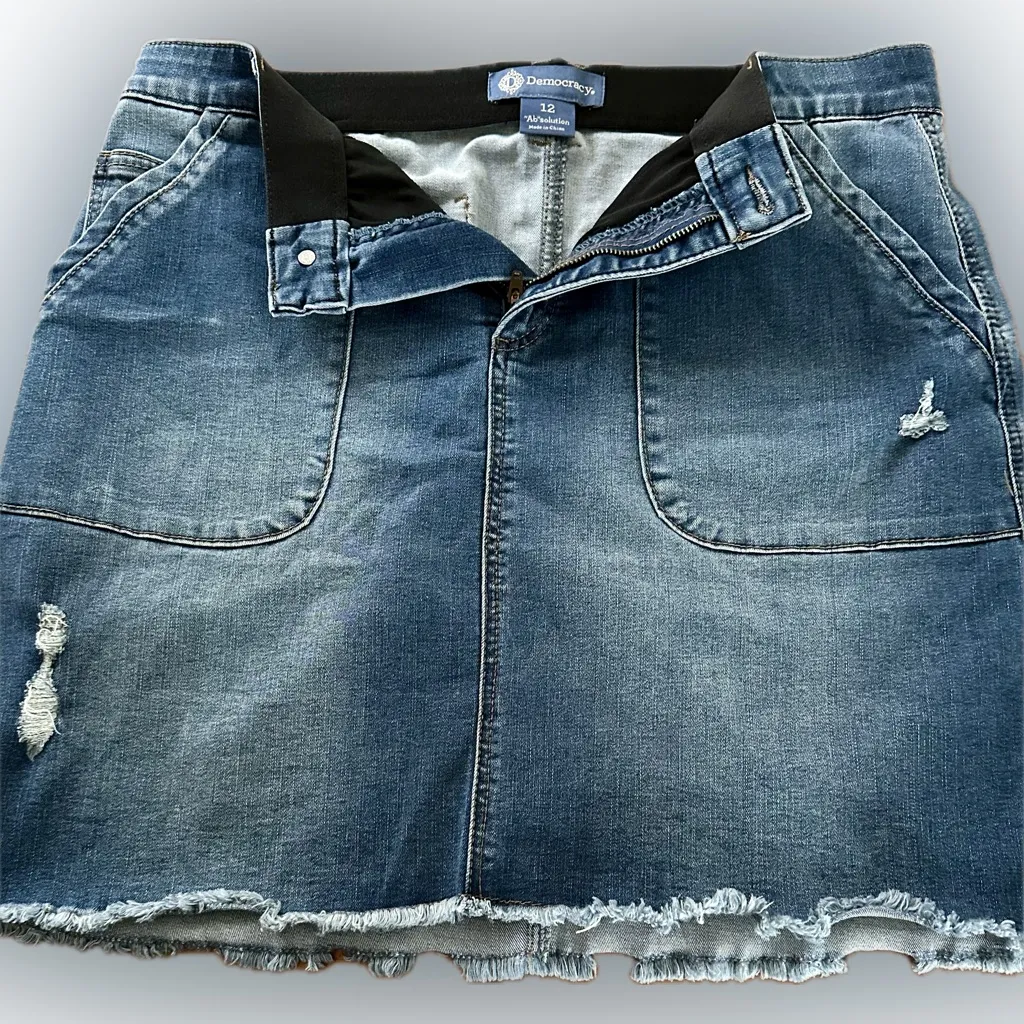 Democracy Sz 12 Ab solution denim mini frayed skirt - Image 3