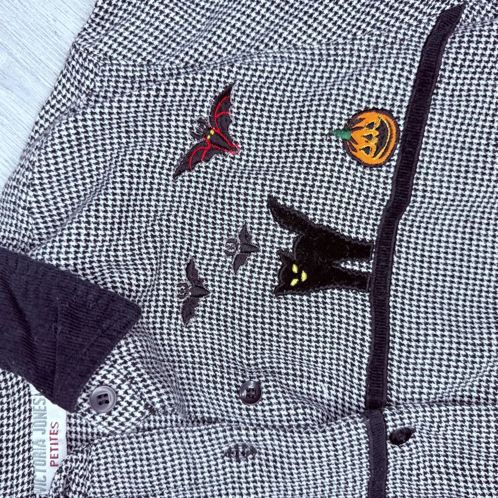 Vintage Victoria jones black button front long sleeve Halloween shirt pumpkin PS White Size undefined - Image 3