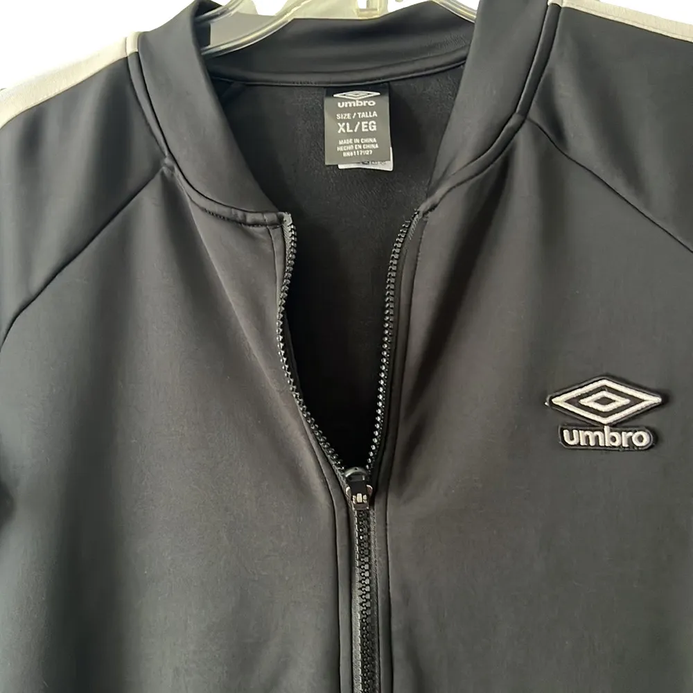 Umbro Zip up sweater - Image 2
