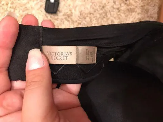 Black Very Sexy Multi-way Strapless Bra - Image 4