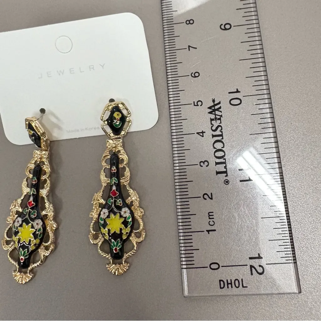 Vintage‎ Style Black Enamel Vase Earrings with Floral Relief Antique Look new Gold - Image 5