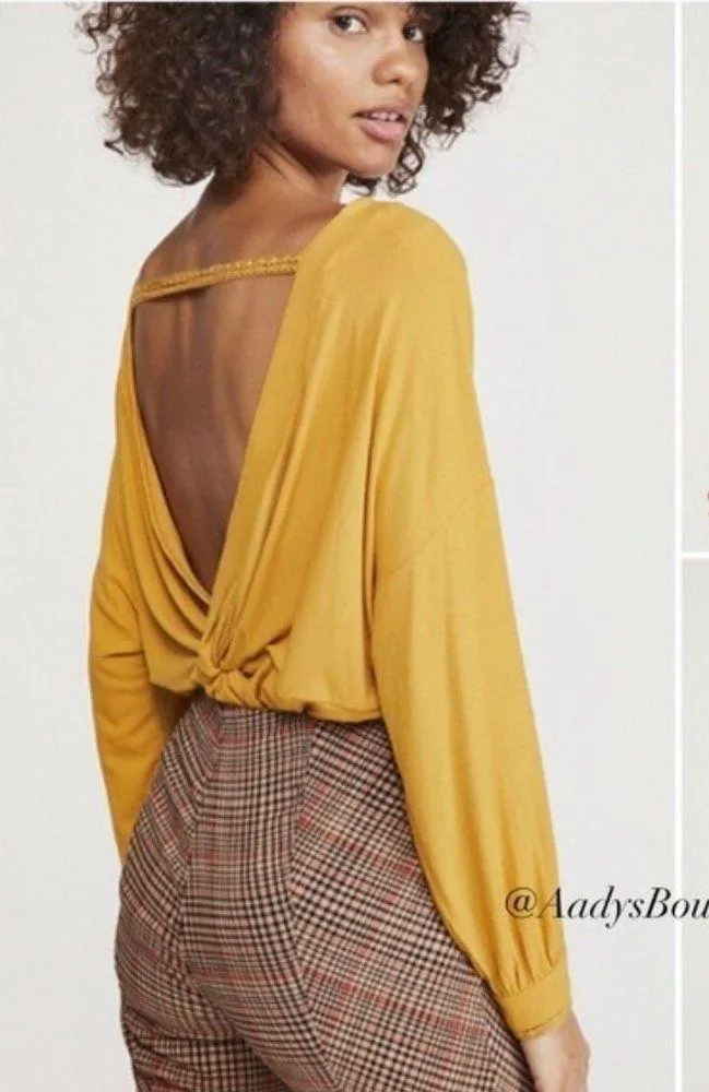 Knit Open Twist Back Top Long Sleeve Gold Size M New With tag - Image 12