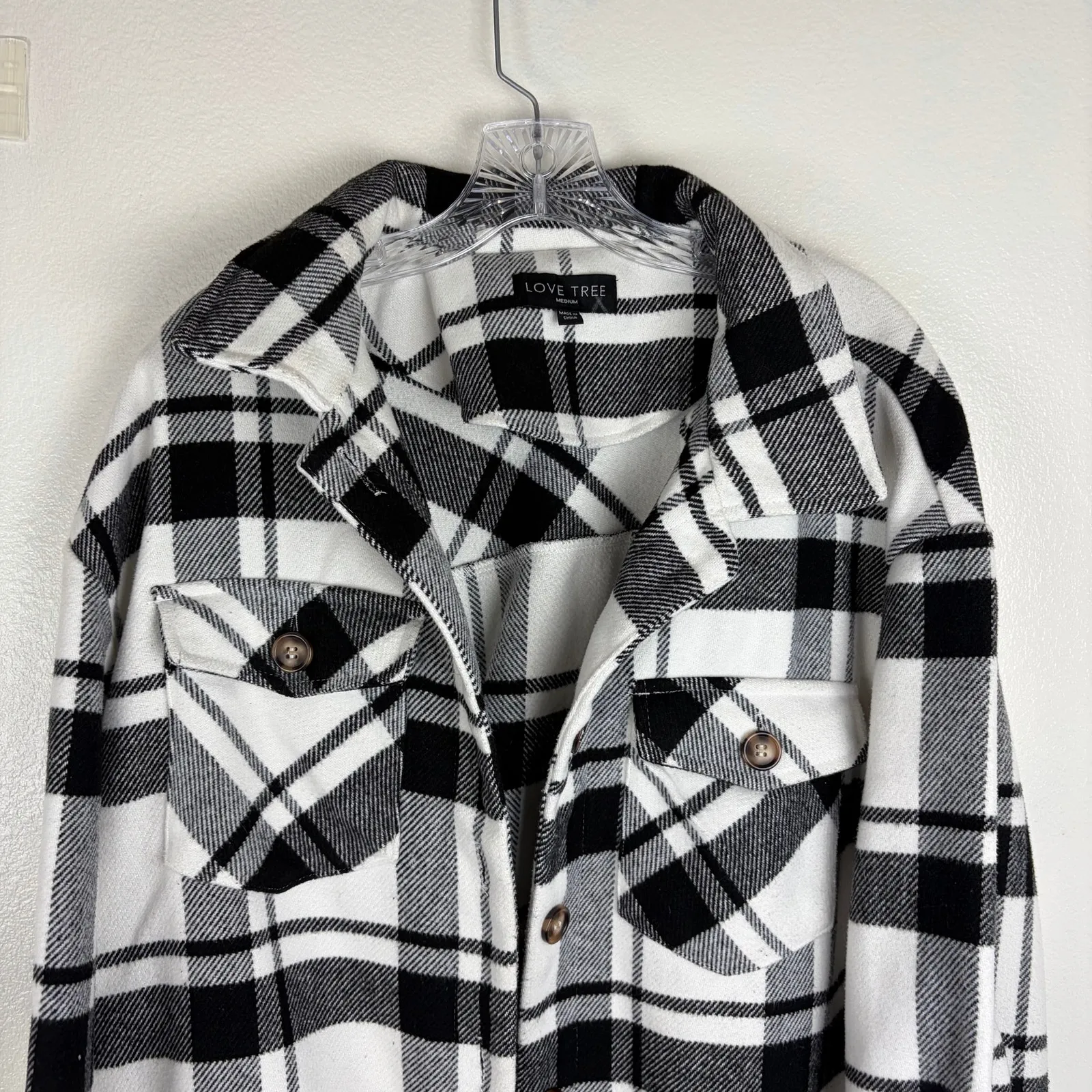 Love Tree Womens Flannel Shacket Size Medium Black White Plaid Oversized Relaxed - Image 4