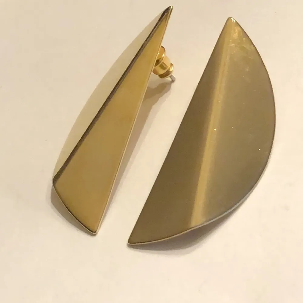 Vintage Gold Tone Funky Retro Statement Pierced Earrings - Image 3