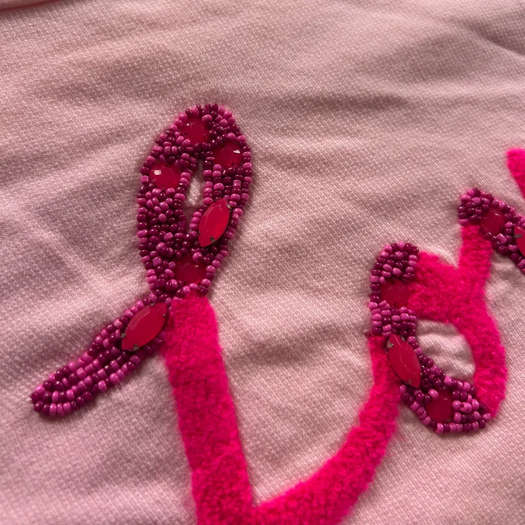 Lilly Pulitzer Rami Love Breast Cancer Crew Sweatshirt size M Pink Embellished - Image 6