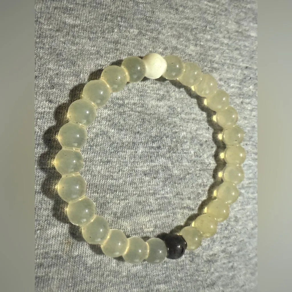 Jelly Beaded Bracelet White Size 6 - Image 2