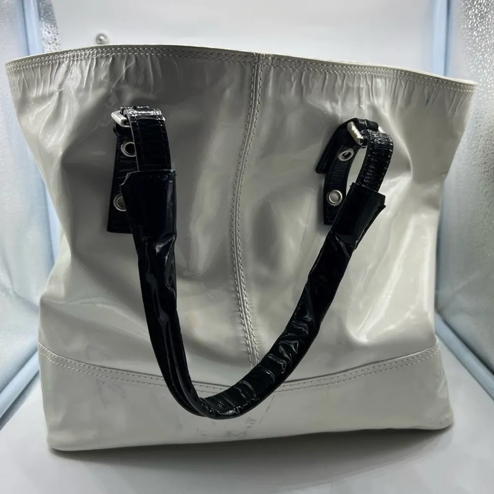 Giuseppe Zanotti white and black patent leather purse-has stains see description - Image 8