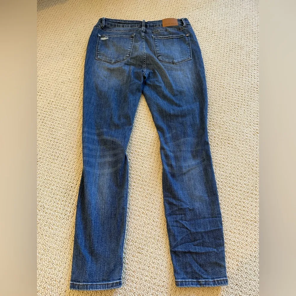 Women's Distressed Skinny Jeans Dark Wash Size 32 Comfy Stretch - Image 2