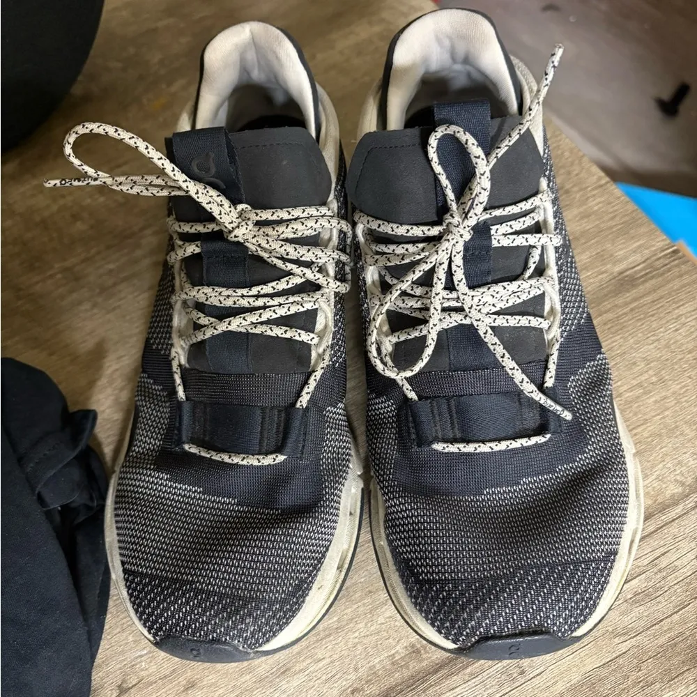 On brand women’s 8 - Image 3