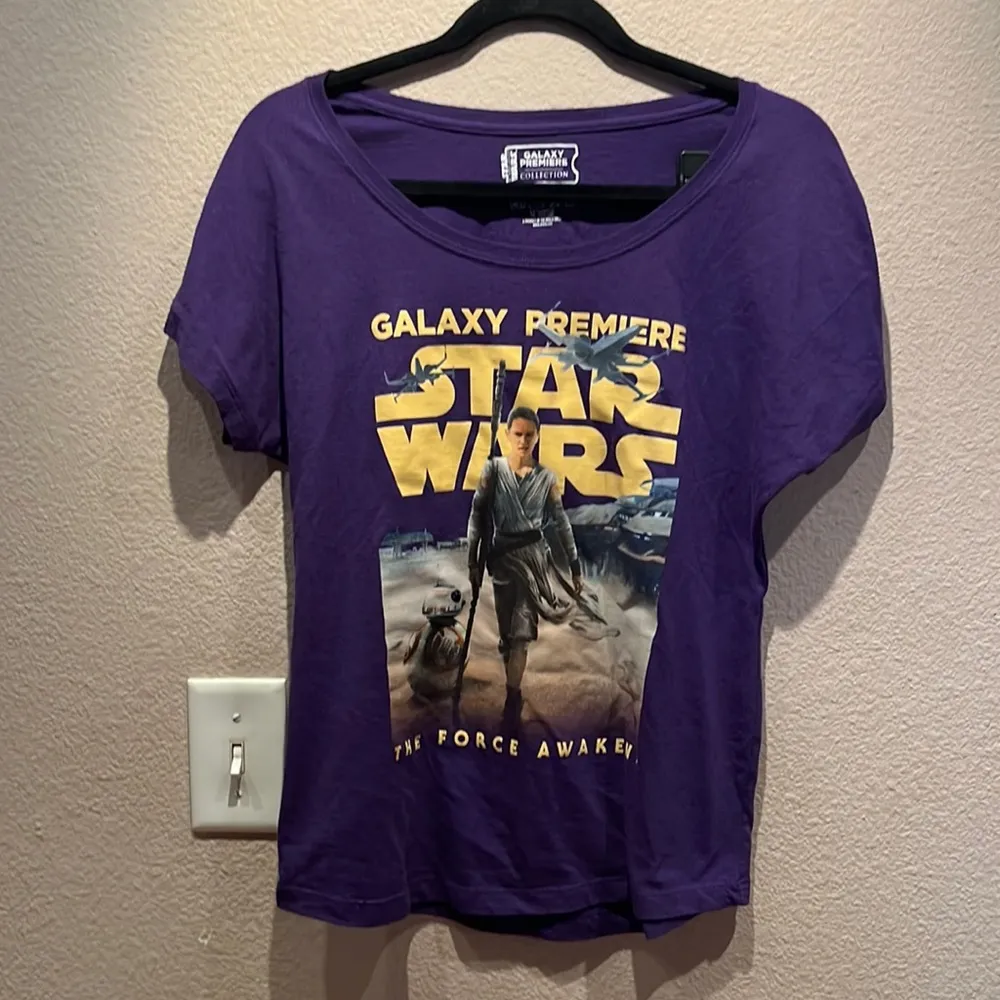 Star Wars The Force Awakens Galaxy Premiere Purple T Shirt Women’s Medium 2015 - Image 2