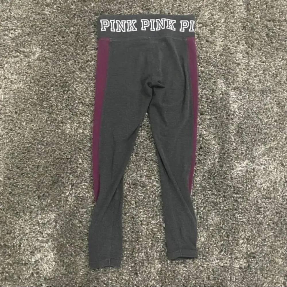 VS Pink Yoga Leggings in Gray/Burgundy, Size XS​​​​​ - Image 4