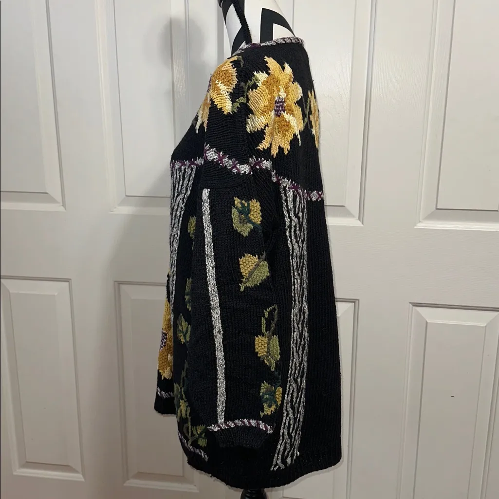 Jennifer Reed Vintage Hand Knit Floral Knit Sweater Black Size M - Image 2