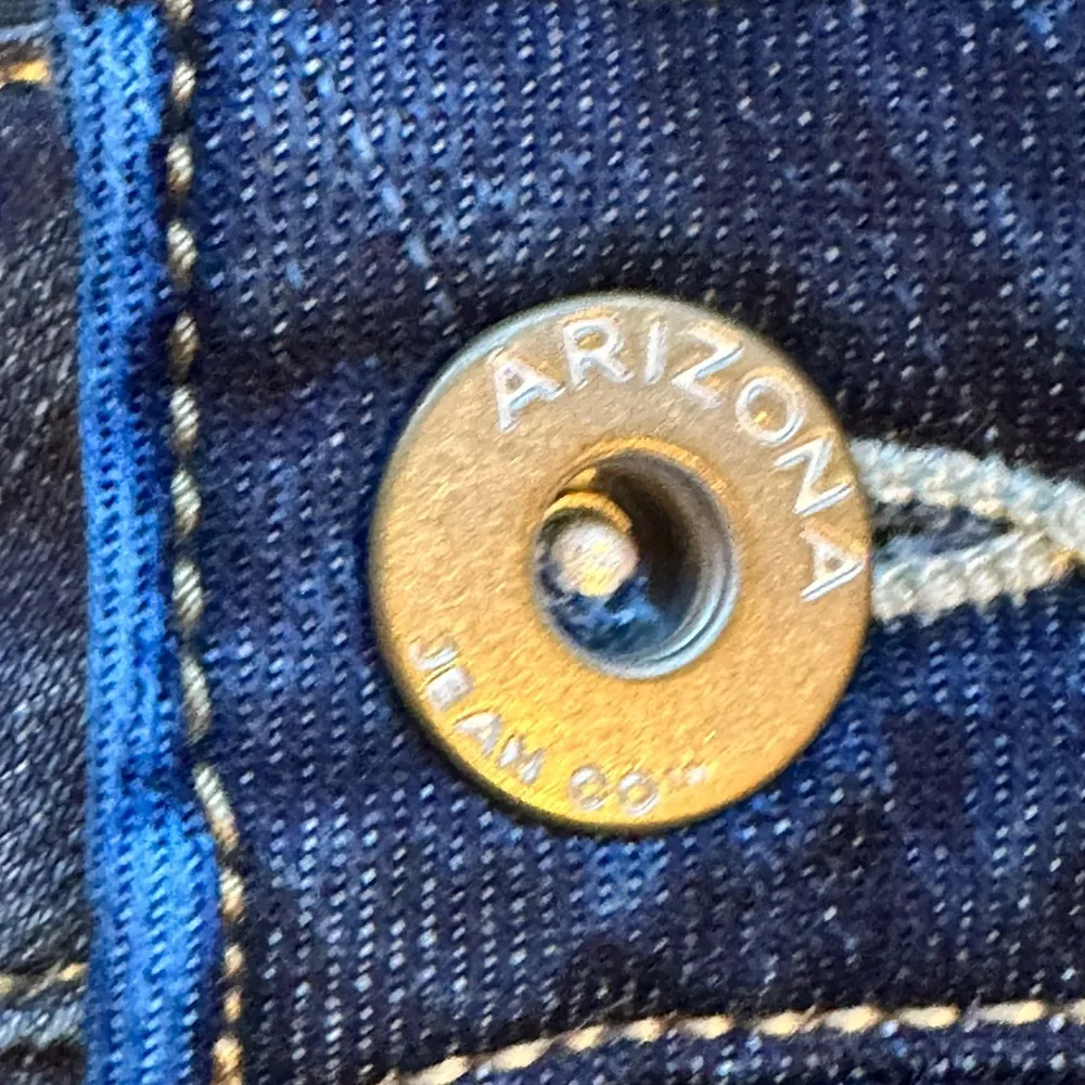 Arizona Jean Company Blue Knee Bermuda Cuffed Jean Shorts Sz Jr 7 - Image 5