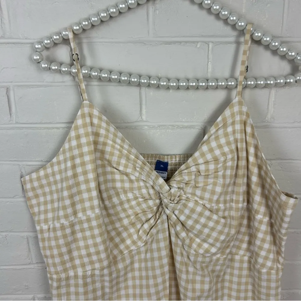 Old Navy Neutral Gingham Print Twist Front Tank Top Size XL - Image 4