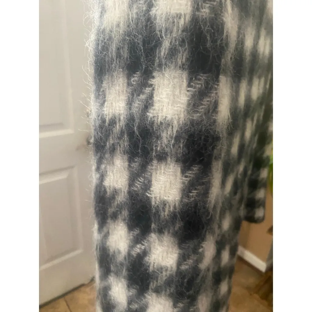 Women's vintage Bill Blass Plaid coat - Image 9