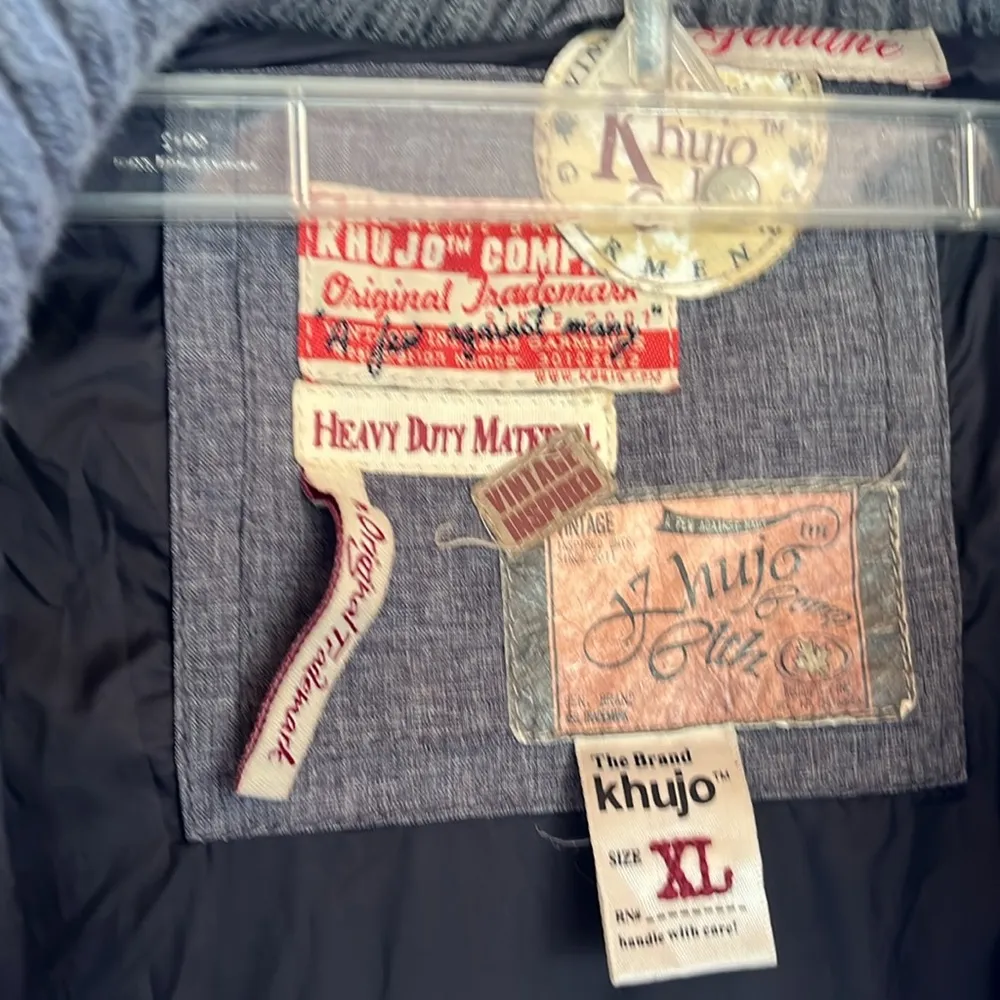 Khoujo ladies jacket with die trimmed hood. Very nice condition. Size XL. - Image 2