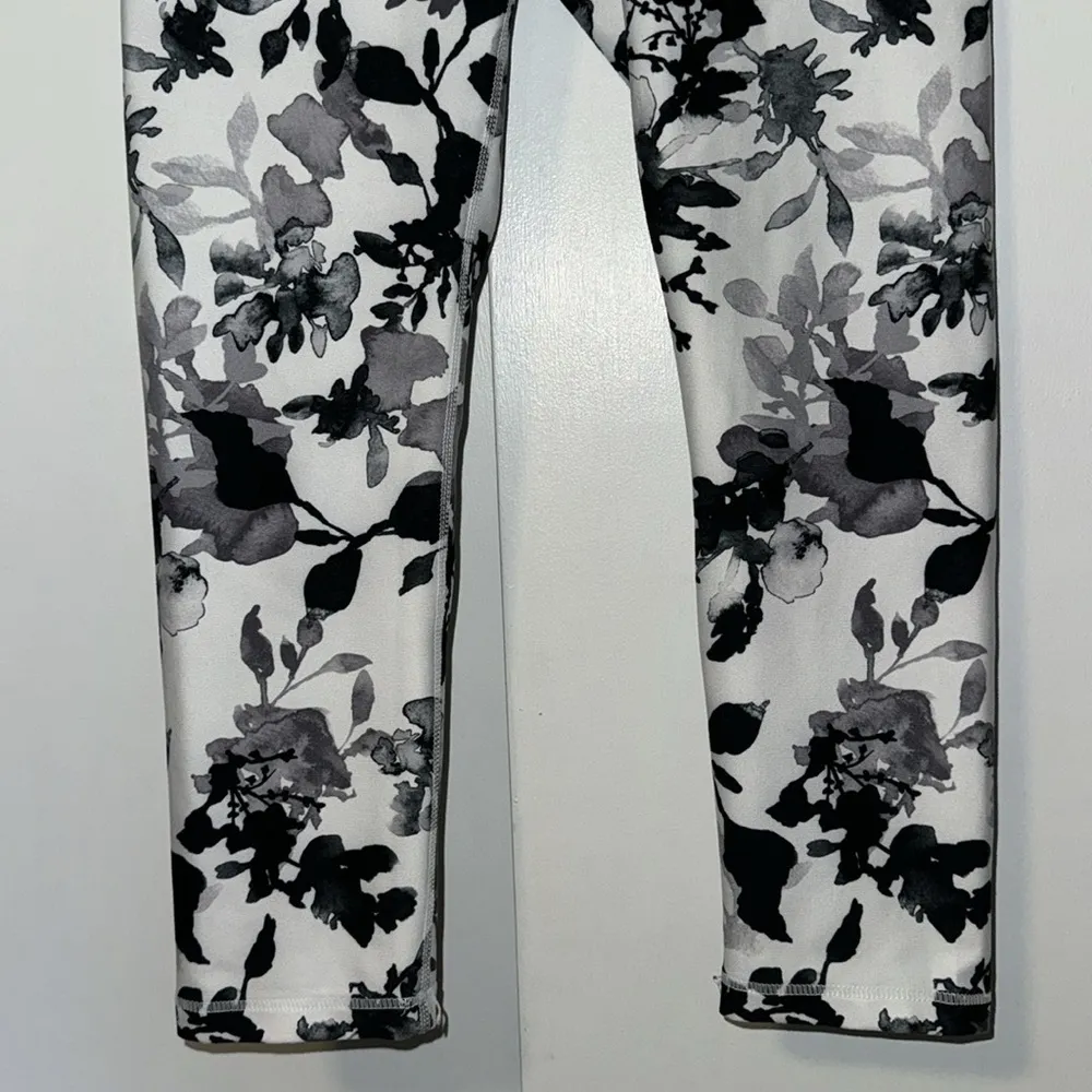 Balance Collection Floral Print Crop Capri Leggings Workout Women's S - Image 3