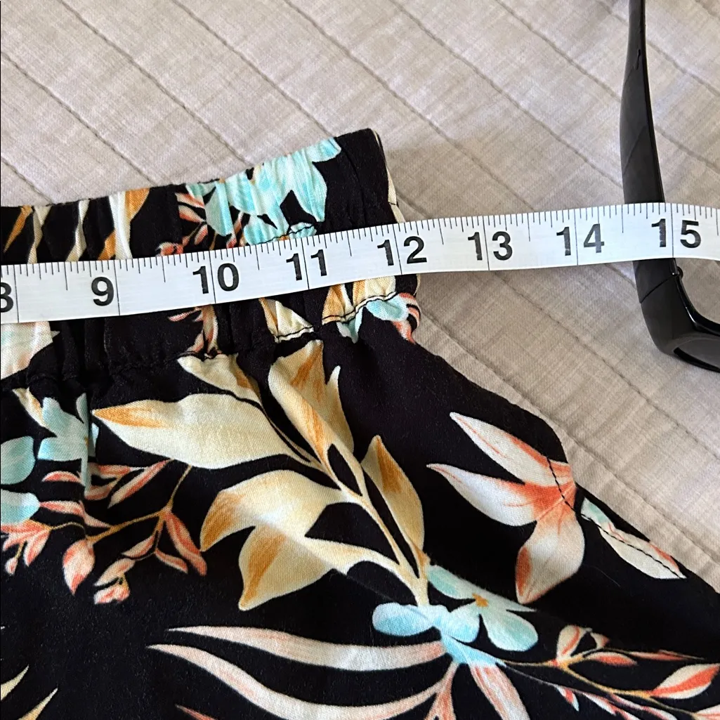 Rip curl black floral tropical pull on elastic waist lounge beach shorts XS - Image 5
