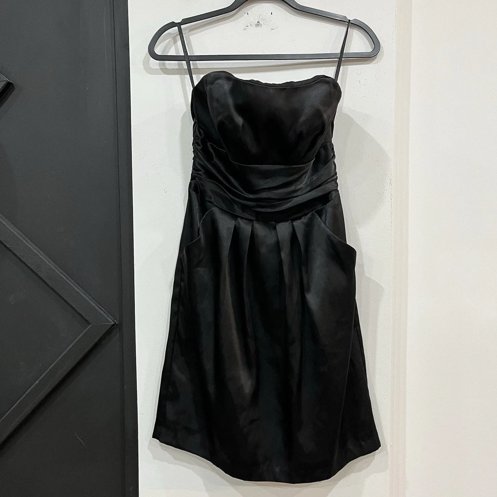 David’s Bridal Formal Bridesmaid Strapless Black Satin Dress Size 4 Pockets - Image 3
