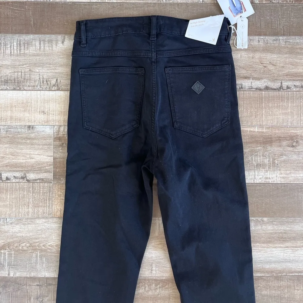 Abrand high waisted skinny jean size 26 Black - Image 8