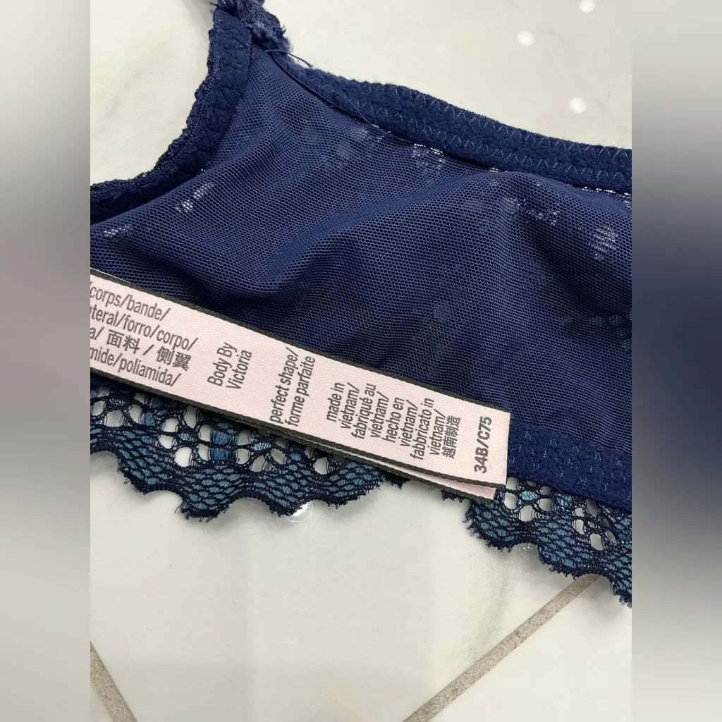 TWO VS PUSH UP BRAS 💙❤️ - Image 5