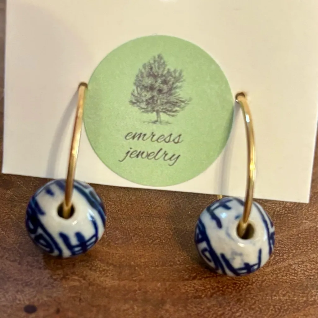 NWT Asian Influence Hoop Earrings Gold - Image 2