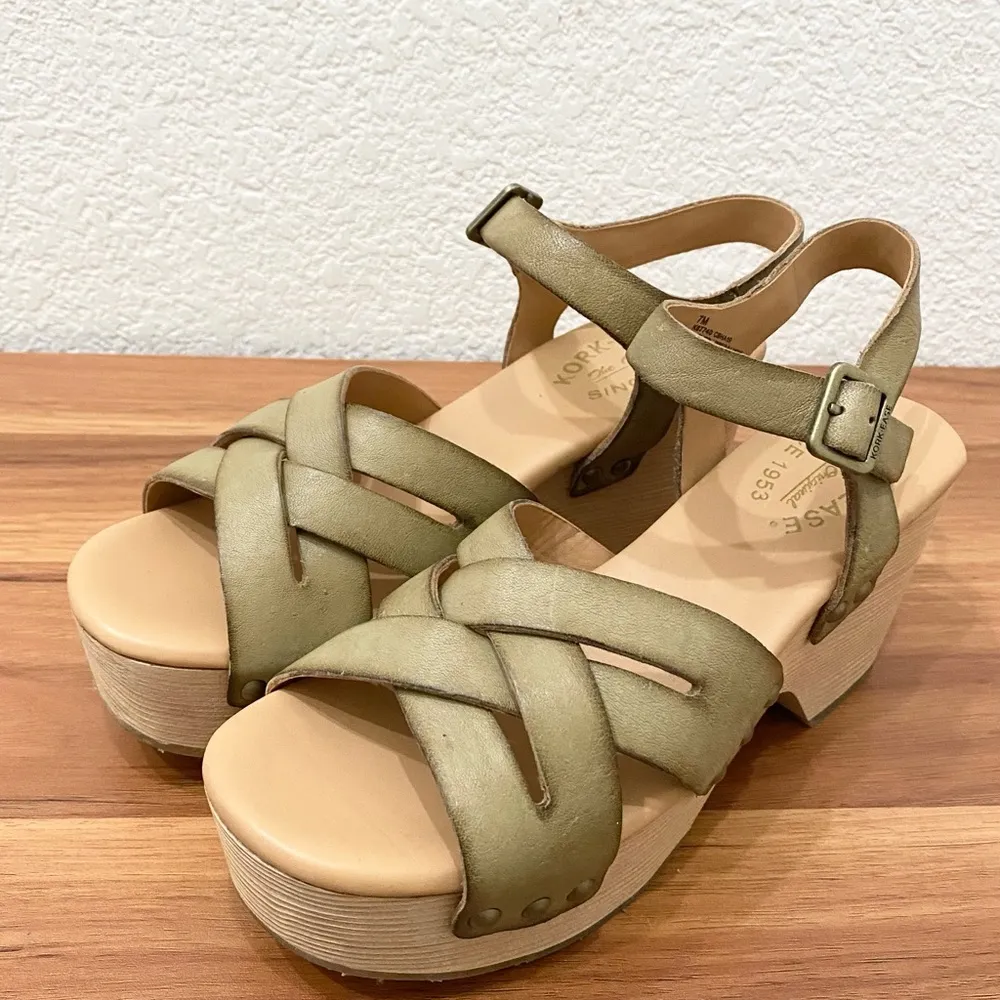 KORK-EASE Wilde Green “Wausau” Wood-Wrapped Wedge Platform Ankle Strap Sandals 7 - Image 3