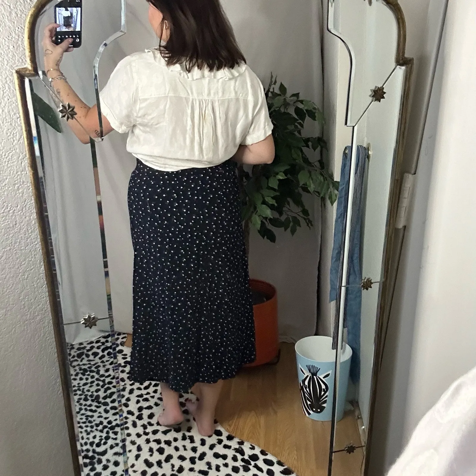 John Galt Dainty Floral Maura A-Line Midi Skirt Navy - Image 2