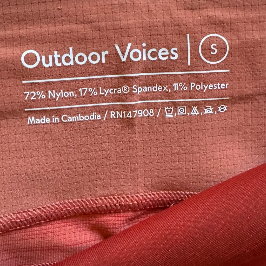 Outdoor Voices Two-Tone Peach Raspberry Capri Leggings - S - Image 2