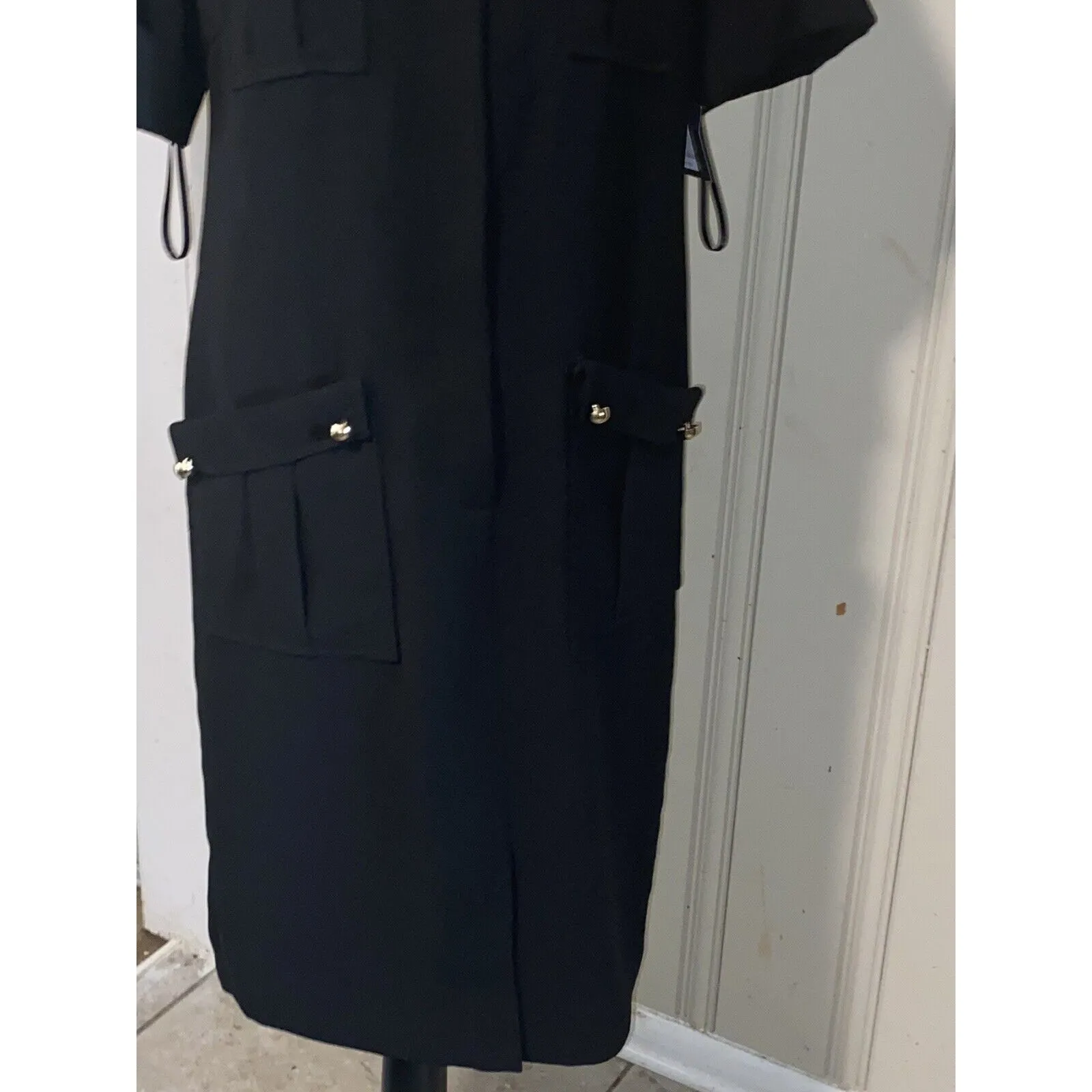 Leslie Fay Women's Front Zip Gold Detailed Black Cap Sleeve Sheath Dress Sz 6 - Image 5