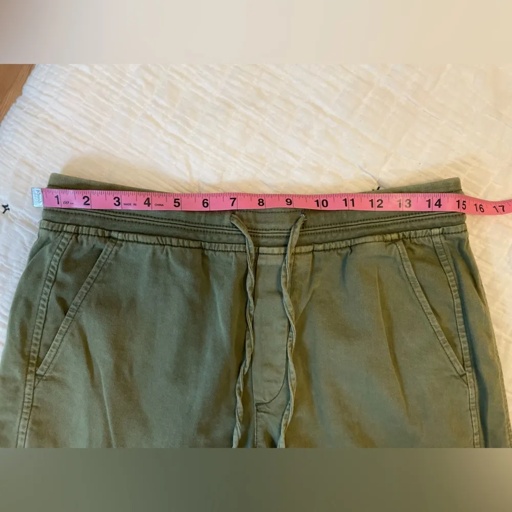 GAP High Rise Utility Style Pull On Tie Waist Cargo Shorts in Olive Green Size S - Image 5