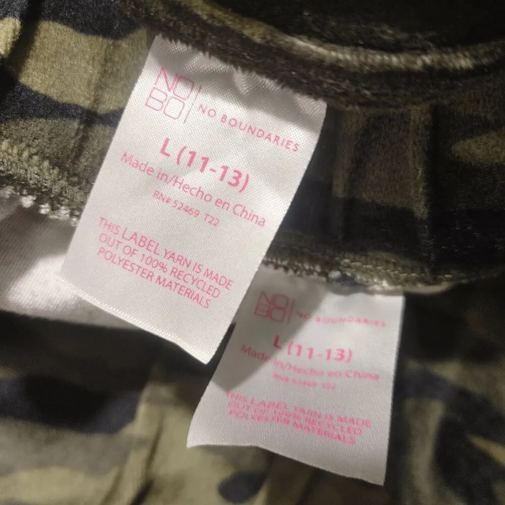 Camouflage Lounge Pajamas Set Size L 11-13 Soft  Velor No Boundaries Womens - Image 5