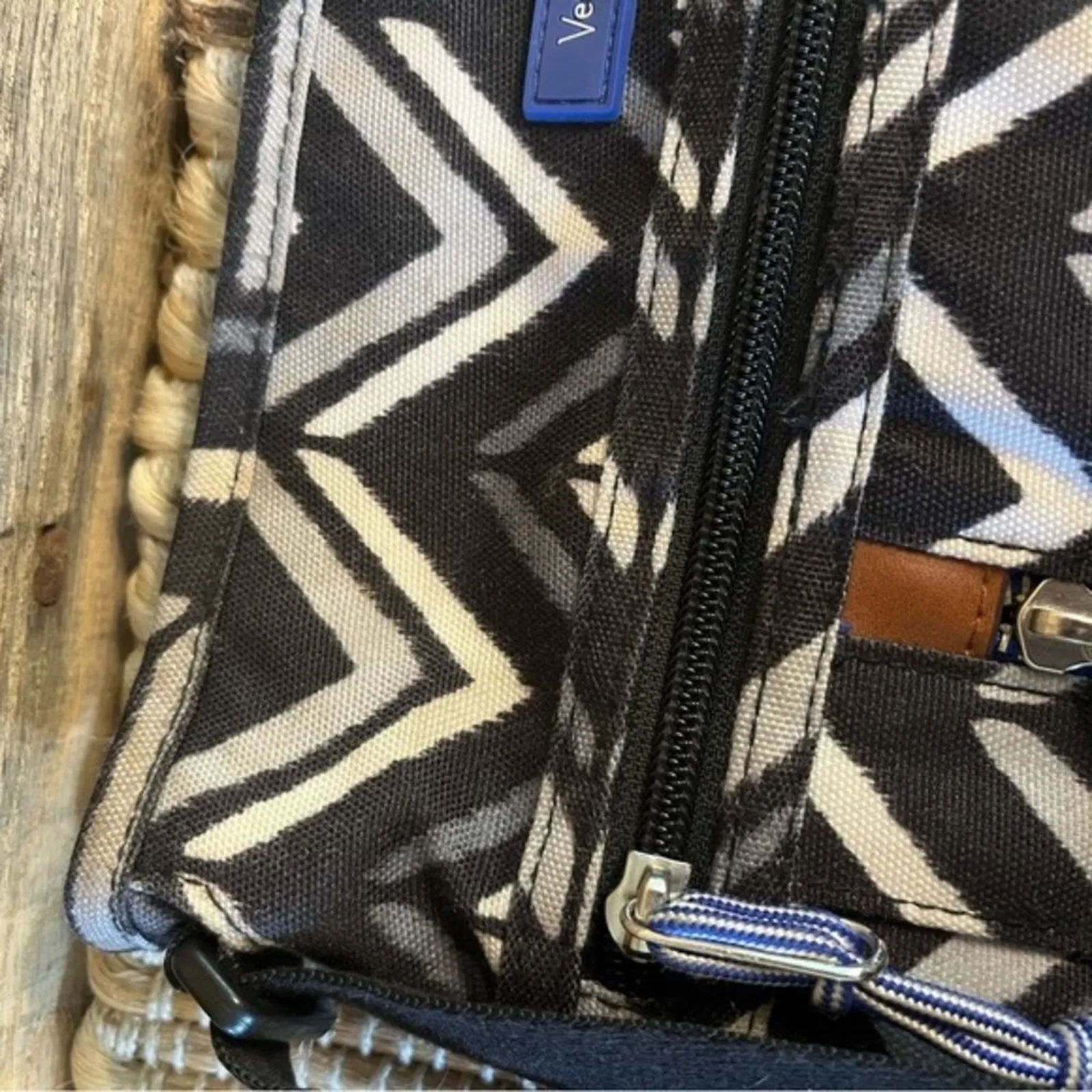 Vera Bradley Lotus Black And White Chevron Crossbody‎ Bag - Image 4