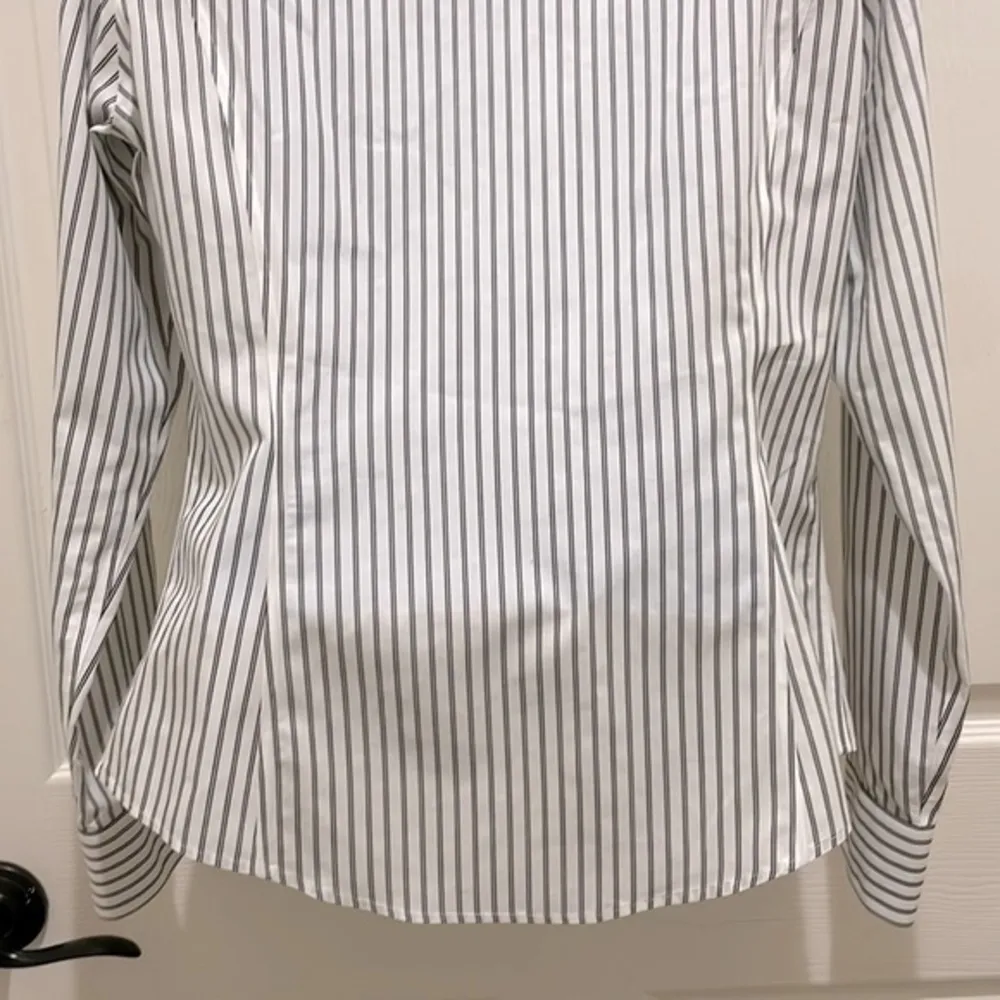 NWT - Brooks Brothers Fitted Button Down Long Sleeve Top - Image 6