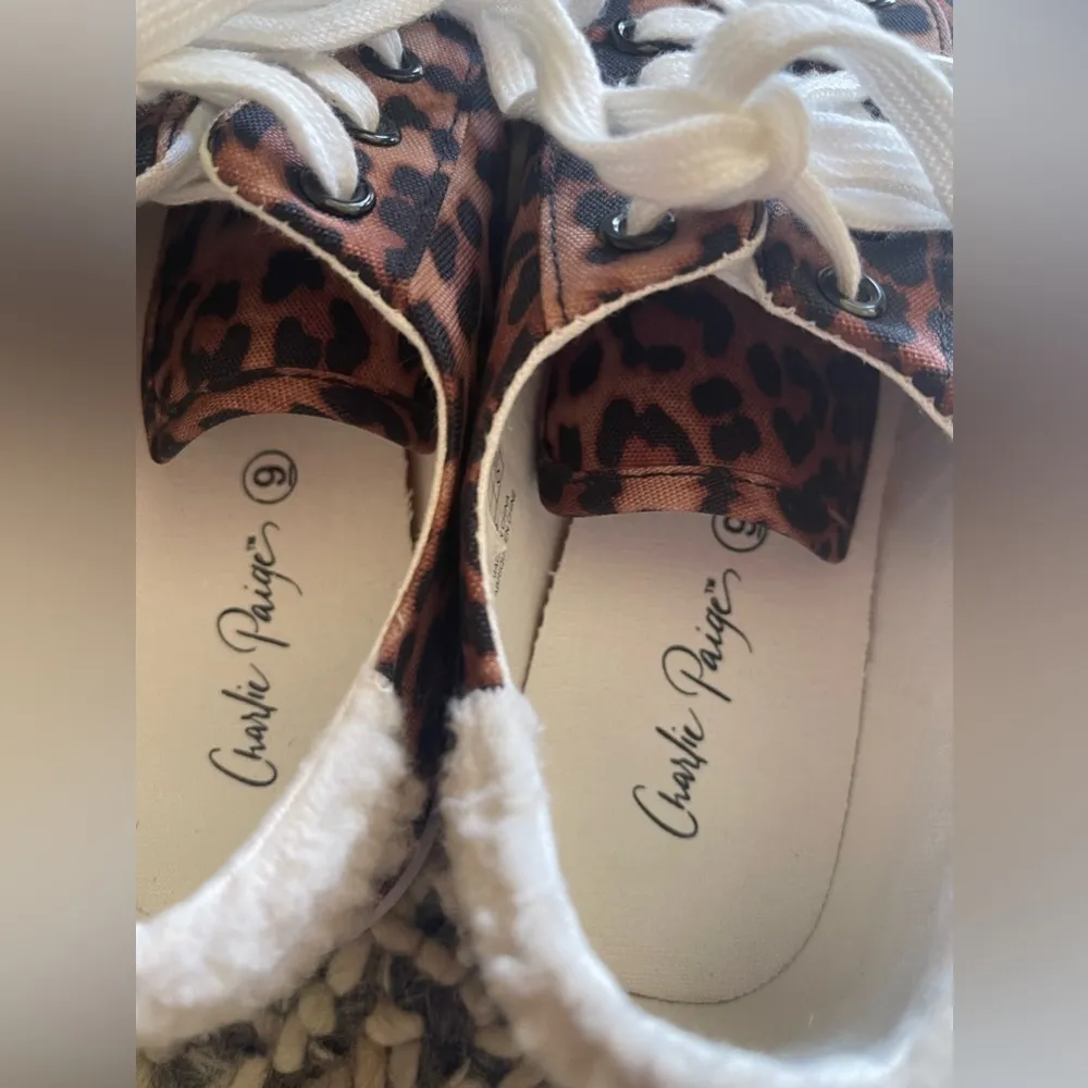 Charley Paige Athletic Shoes size 9 - Image 4