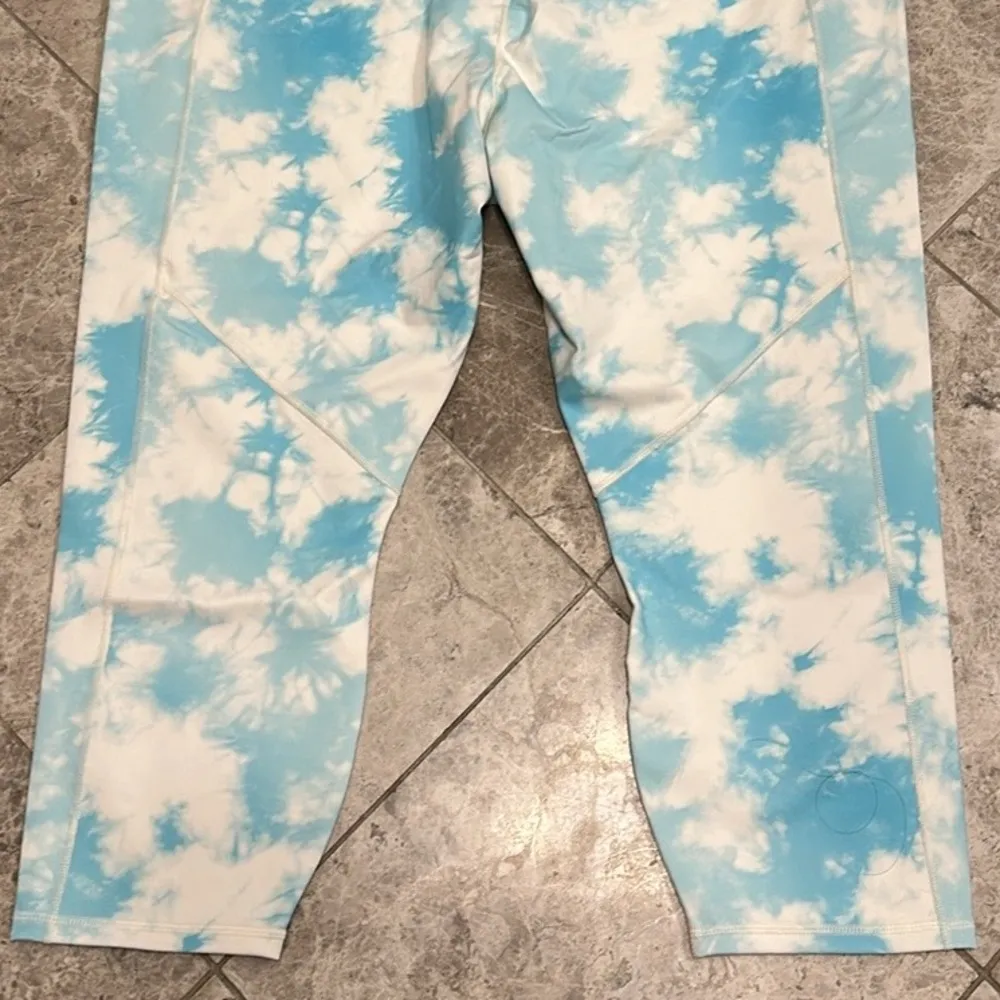 Fabletics Define PowerHold High-Waisted Capri Pant 4X Cloudburst NEW - Image 9