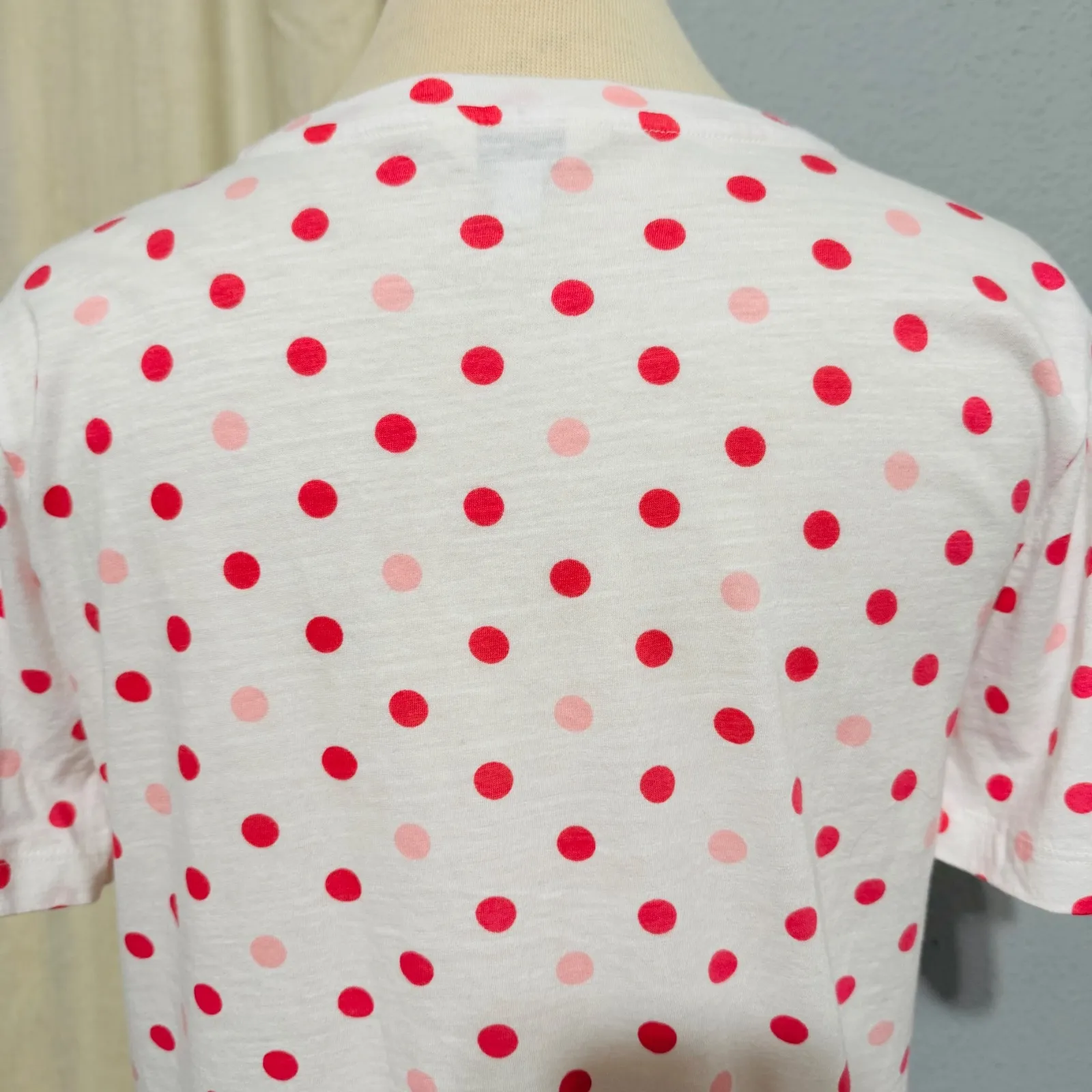 Lucky Brand Women Polka Dot V Neck Tee Shirt White Pink Size Medium - Image 6
