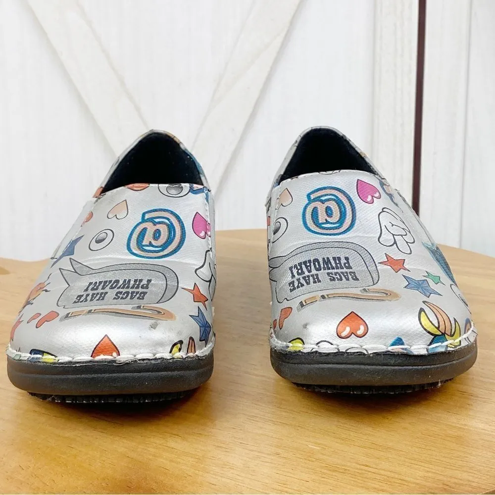 Spring Step Clogs Ferrara Graffiti‎ Print Slip On Slip Resistant Silver 6 - Image 5