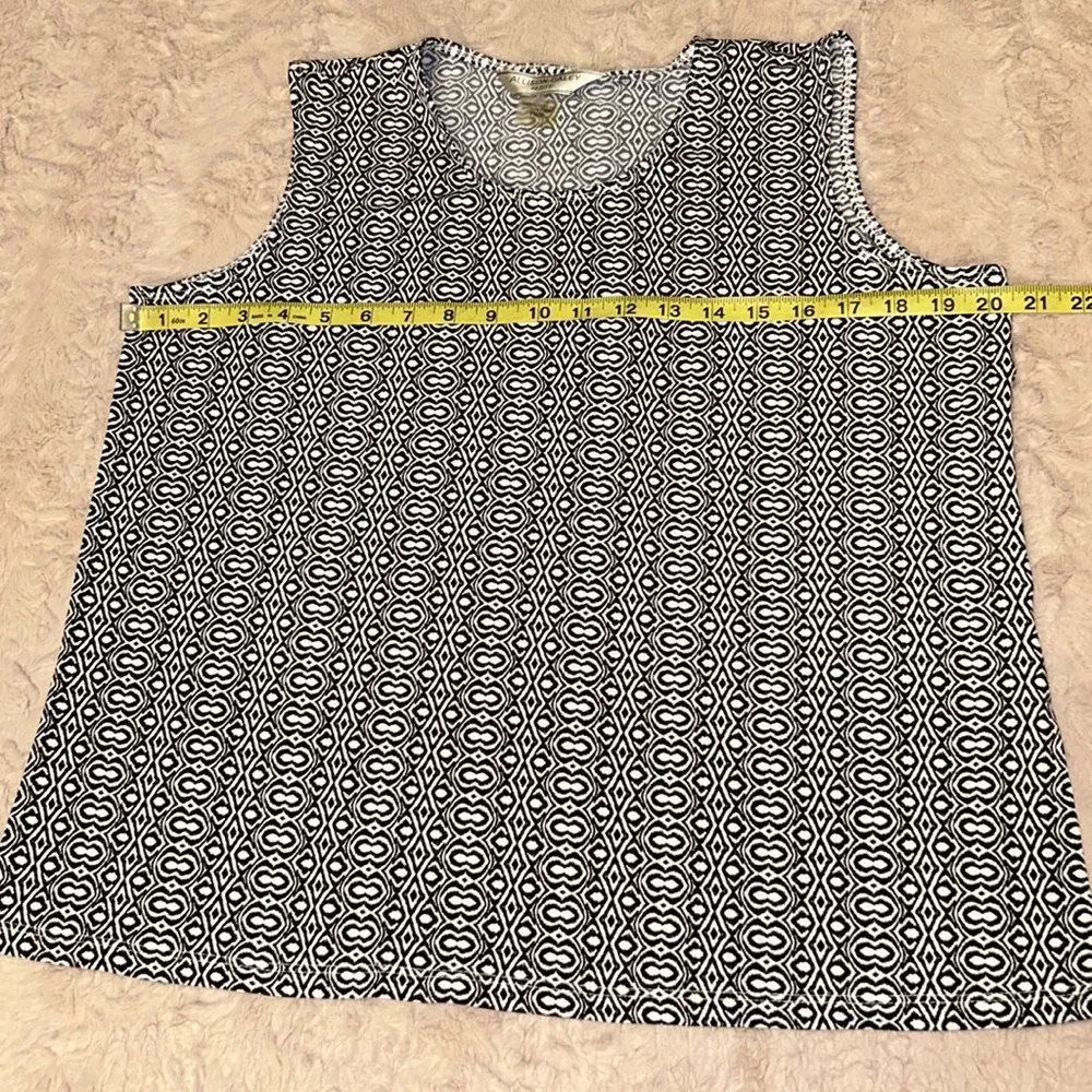 Petite sleeveless top in size PM - Image 9