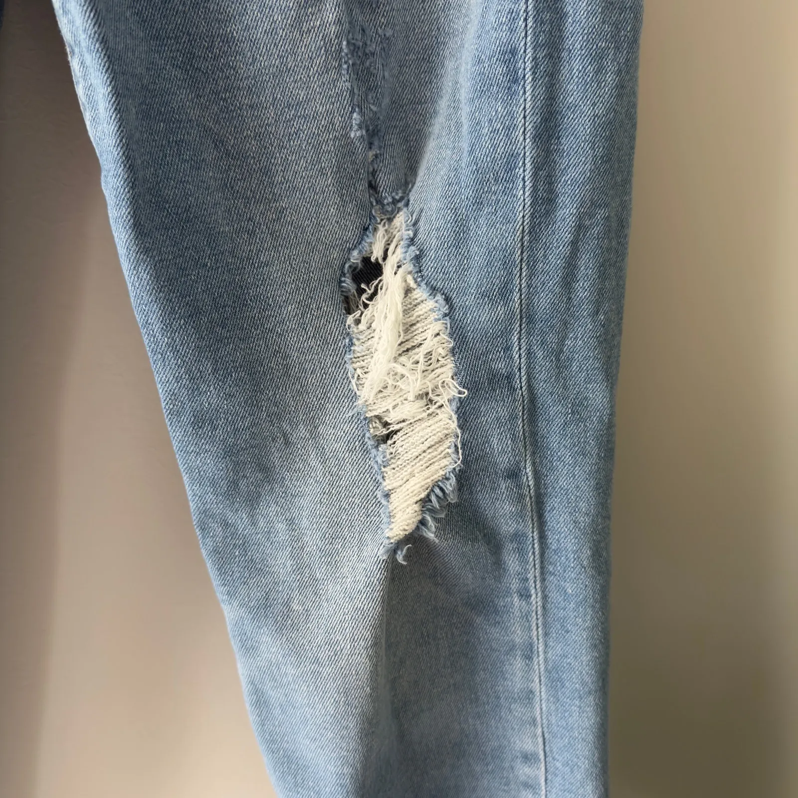 Hudson High Rise Zoeey Straight Crop Jeans raw hem distressed knees zip pockets - Image 5