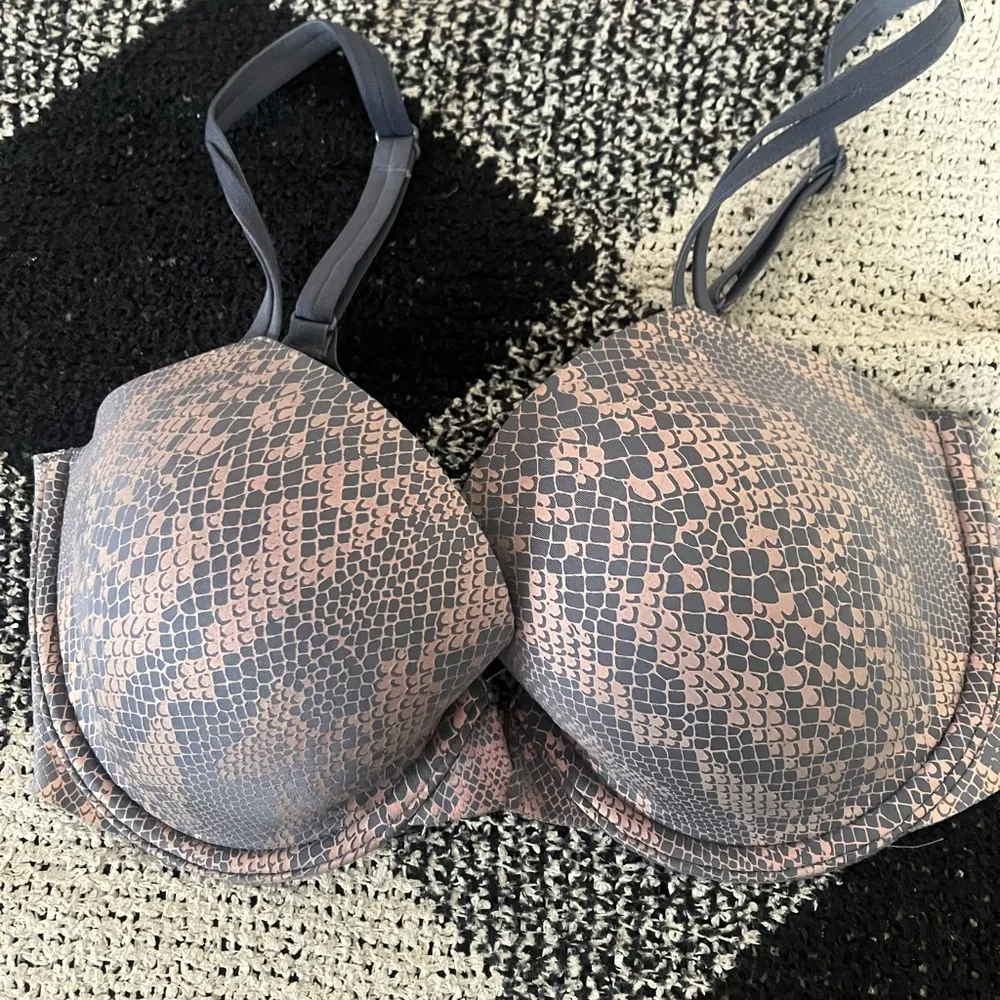 Victoria’s Secret bra VS - Image 2