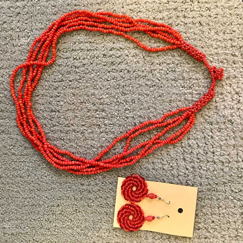 Burnt orange beaded necklace with matching earrings! Never been worn! 🧡 - Image 5