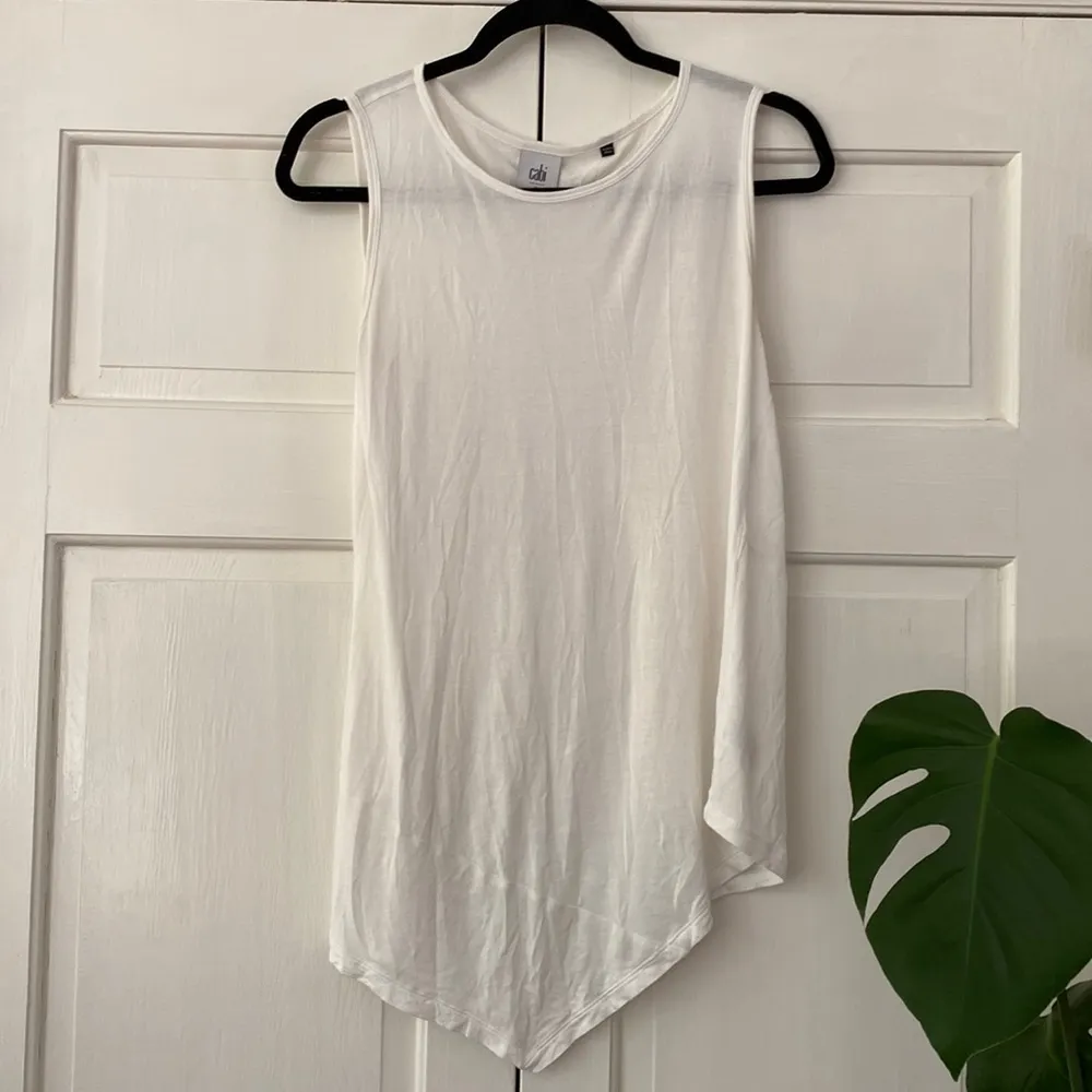 CAbi #5070 White Solid Bandana Sleeveless Asymmetrical Tunic Top Casual Career‎ - Image 2