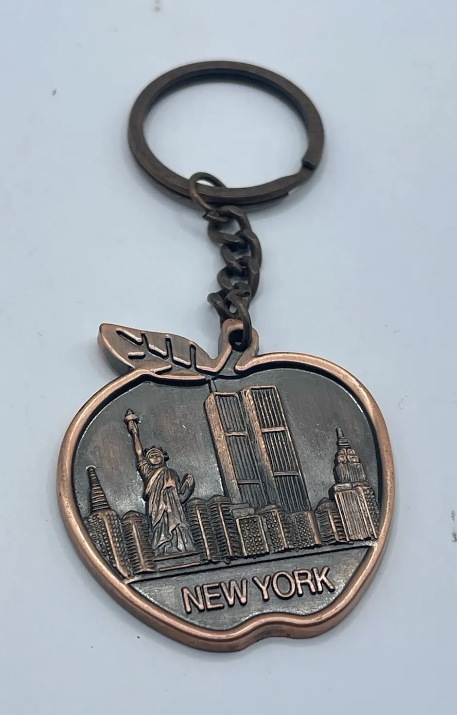 New York NYC Big Apple Statue Liberty Trade Center Souvenir Keychain Key Ring Gray - Image 1