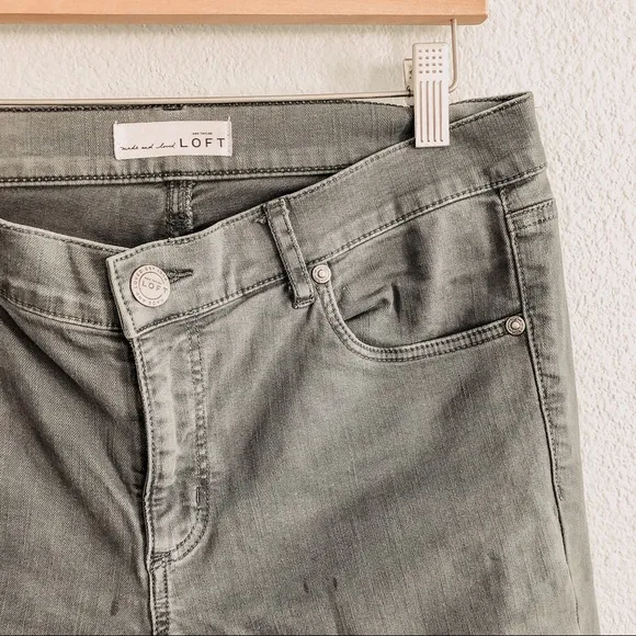 Anne Taylor Loft Grey Skinny Crop Jean. Size 28/6 - Image 2