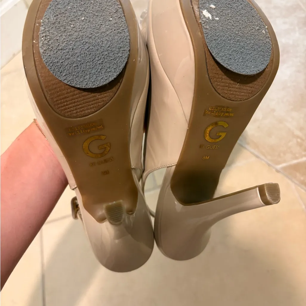 Guess Cream Wedge Sandals with Chic Design - Image 4