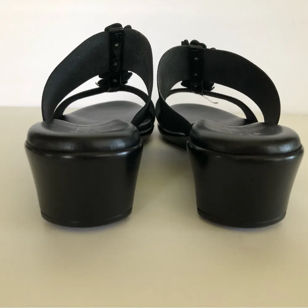 ITALIAN SHOEMAKERS FLEX SIZE 8M Womens Slip On Wedge Sandals Embellished Black - Image 5