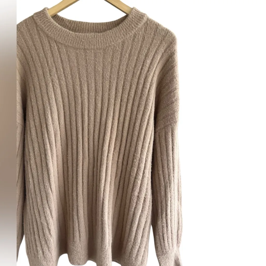 Aerie Buttercream Crew Sweater NWT - Image 4
