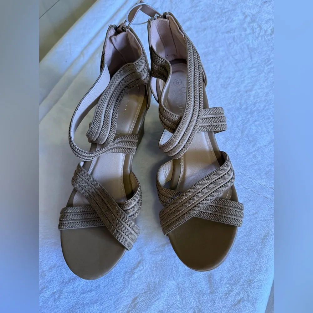 Sandal up wedges light brown women back zipper wedges sandals size 8 - Image 7